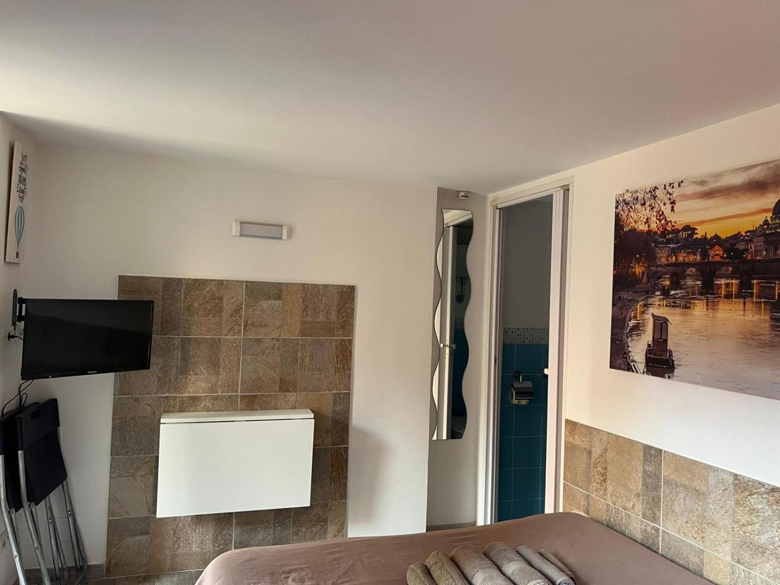 Monolocale Trastevere Locato Per Finalita Turistiche Рим Екстериор снимка