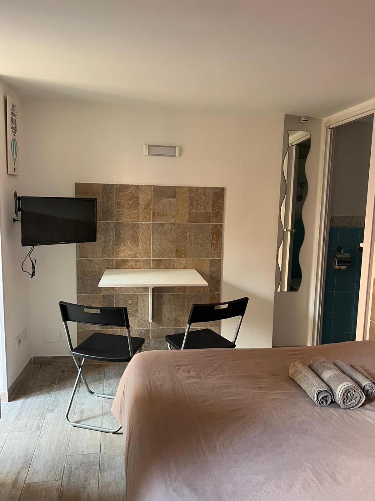 Monolocale Trastevere Locato Per Finalita Turistiche Рим Екстериор снимка