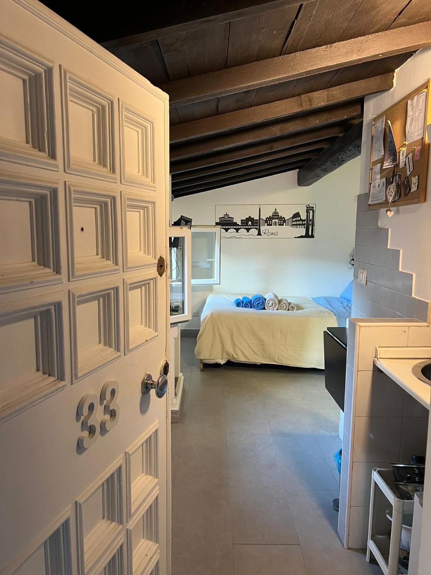 Monolocale Trastevere Locato Per Finalita Turistiche Рим Екстериор снимка
