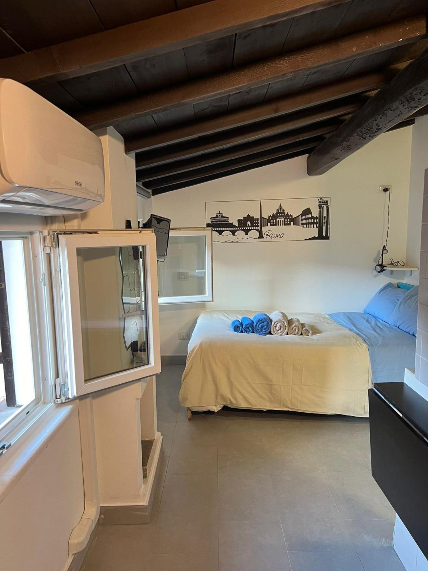 Monolocale Trastevere Locato Per Finalita Turistiche Рим Екстериор снимка